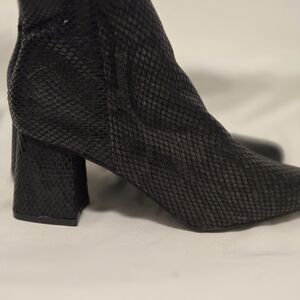 Black Textured Women's Ankle Boots
